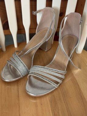 Manhattan Collection Silver Heels